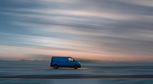 Op een winterdag, vroeg in de ochtend, op weg door de polder